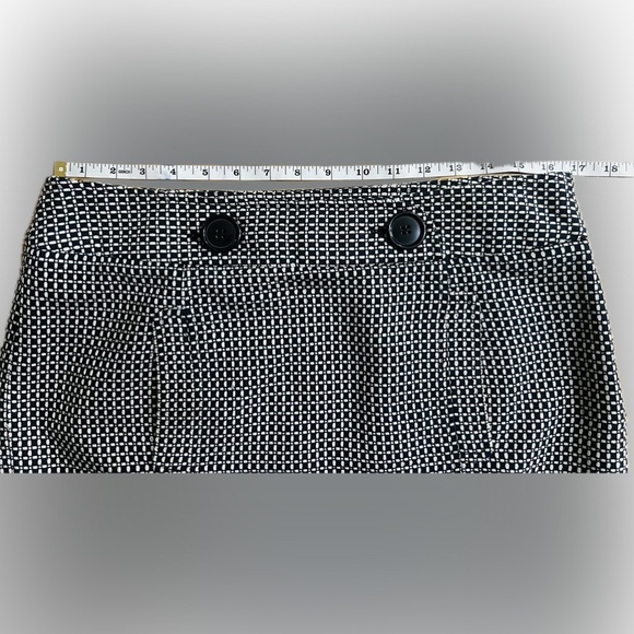 EUC Ann Taylor SZ 12P black/white skirt/2 front pockets/side zip/waist 33” - Picture 2 of 3